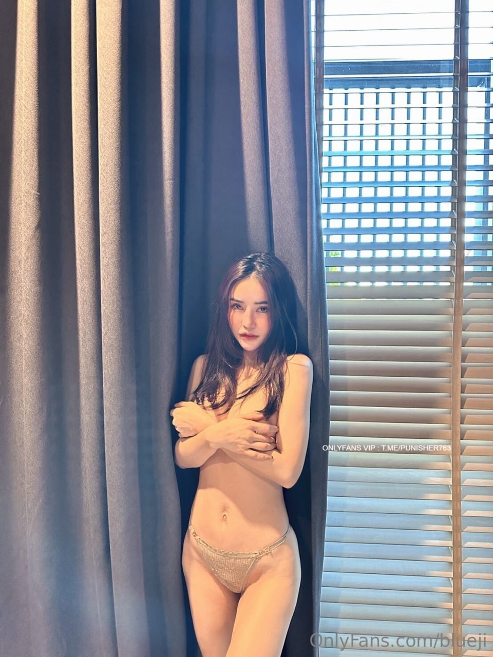 คลิปหลุด Blueji ครูบลู Onlyfans ถอดหมดโชว์นมสวยๆ